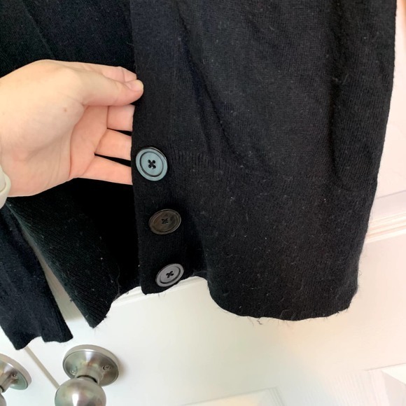 Banana Republic Women's Size Extra Small Black Button‎ Front Cardigan - Picture 3 of 4